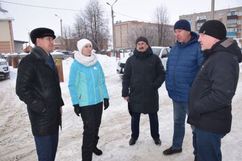 В Нурлате комиссия ознакомилась с ходом капитального ремонта домов