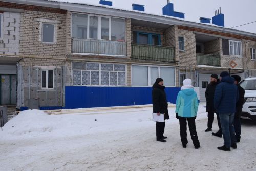 В Нурлате комиссия ознакомилась с ходом капитального ремонта домов