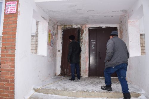 В Нурлате комиссия ознакомилась с ходом капитального ремонта домов