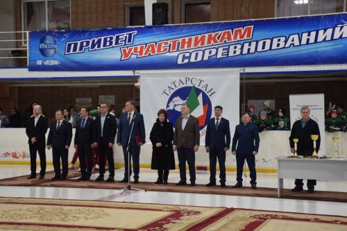 Нурлатская команда «Ледок» стала серебряным призером в финале республиканского этапа «Золотой шайбы»