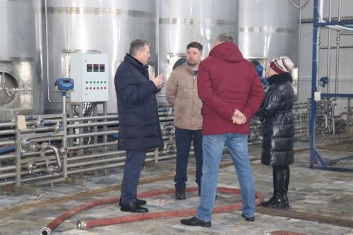 Алмаз Ахметшин посетил молокоперерабатывающий завод в Тюрнясеве