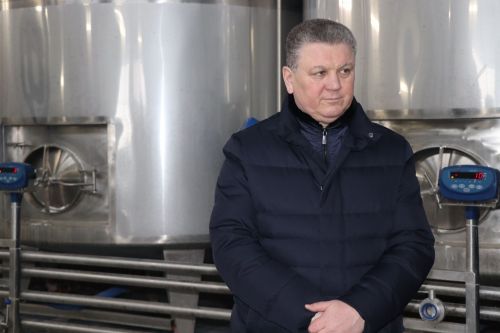 Алмаз Ахметшин посетил молокоперерабатывающий завод в Тюрнясеве