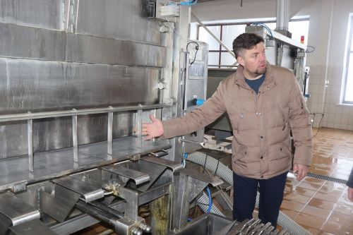 Алмаз Ахметшин посетил молокоперерабатывающий завод в Тюрнясеве