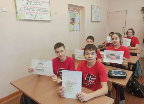 Нурлатские школьники написали теплые письма солдатам