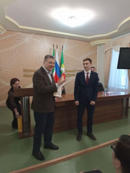 Нурлатцы приняли участие в торжественной церемонии открытия Года педагога и наставника