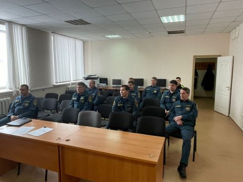 Нурлатские автоинспекторы проводят встречи с коллективами предприятий и организаций района
