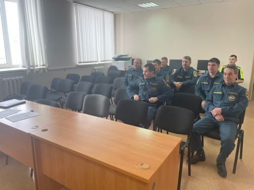 Нурлатские автоинспекторы проводят встречи с коллективами предприятий и организаций района