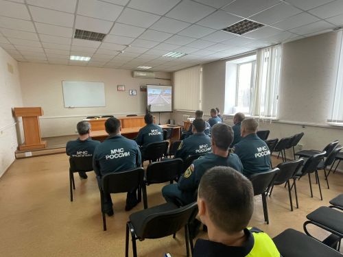 Нурлатские автоинспекторы проводят встречи с коллективами предприятий и организаций района