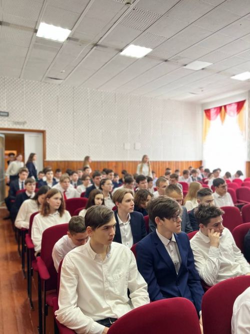 Генерал - майор запаса Анатолий Молоствов: «Выбирать профессию важно сердцем»