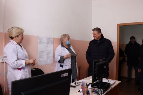 Алмаз Ахметшин с рабочим визитом посетил Альметьевскую врачебную амбулаторию Нурлатской ЦРБ