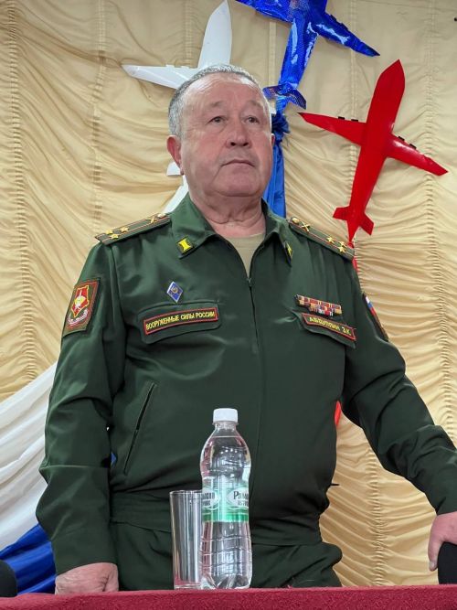 Генерал - майор запаса Анатолий Молоствов: «Выбирать профессию важно сердцем»