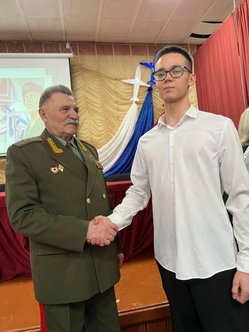 Генерал - майор запаса Анатолий Молоствов: «Выбирать профессию важно сердцем»