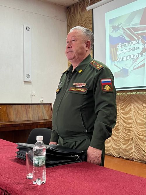 Генерал - майор запаса Анатолий Молоствов: «Выбирать профессию важно сердцем»