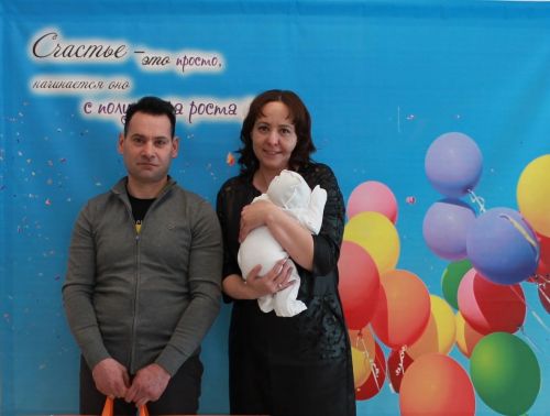 В Нурлате поздравили семьи с новорожденными