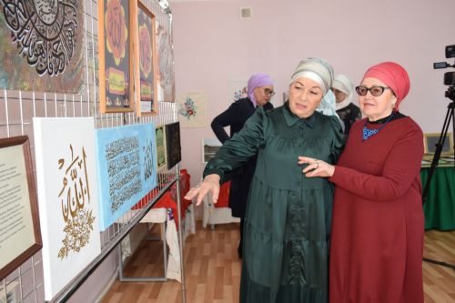 В Нурлате открылась выставка религиозных книг