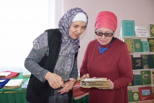 В Нурлате открылась выставка религиозных книг