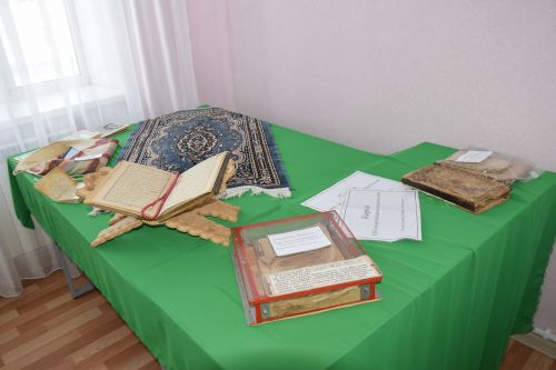 В Нурлате открылась выставка религиозных книг