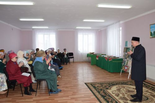 В Нурлате открылась выставка религиозных книг
