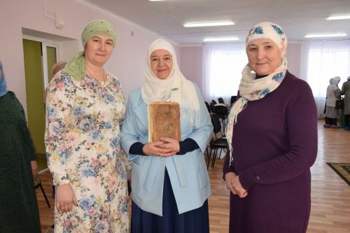 В Нурлате открылась выставка религиозных книг