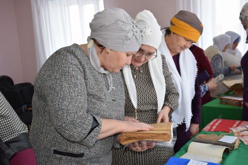 В Нурлате открылась выставка религиозных книг