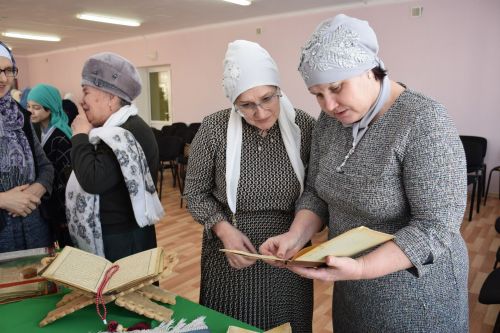 В Нурлате открылась выставка религиозных книг