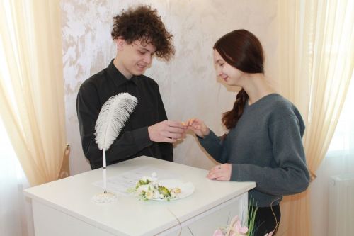 Нурлатские старшеклассники побывали на уроке в ЗАГСе