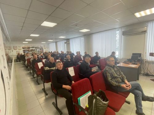 Сотрудники Госавтоинспекции проводят профилактические встречи с трудовыми коллективами