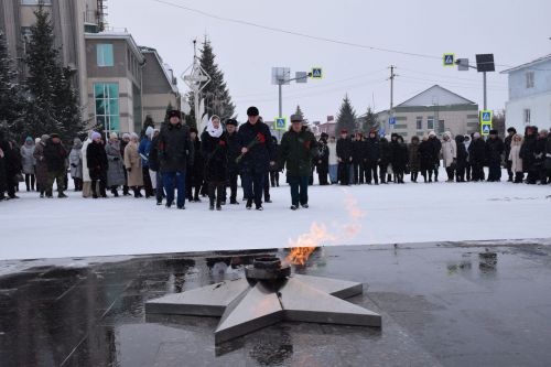 В Нурлате прошел торжественный митинг в честь Дня защитника Отечества
