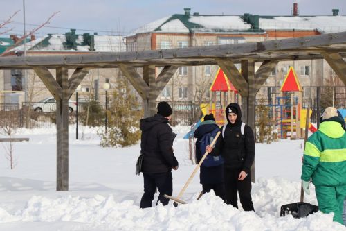 Алмаз Ахметшин ознакомился с зимним содержанием общественных пространств
