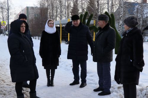 Алмаз Ахметшин ознакомился с зимним содержанием общественных пространств