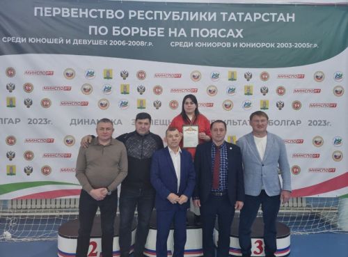 Нурлатские борцы завоевали медали в Первенстве РТ по борьбе на поясах
