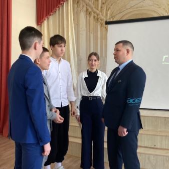 В городской школе №3 города Нурлат прошел Парламентский урок
