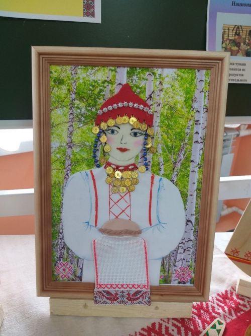 В Нурлатской школе-интернате организовали выставку чувашского народного ремесла и промысла