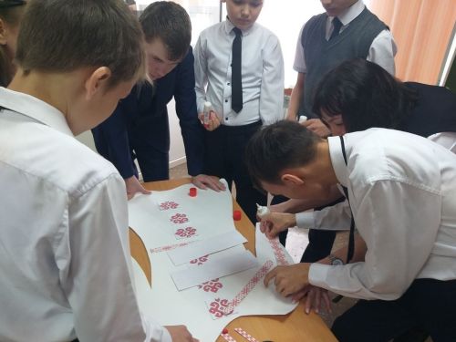 В Нурлатской школе-интернате организовали выставку чувашского народного ремесла и промысла