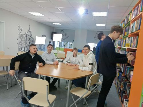 В центральной библиотеке состоялся брейн - ринг «Согласно этикету»
