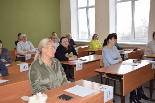 Родители нурлатских школьников сдали ЕГЭ по русскому языку