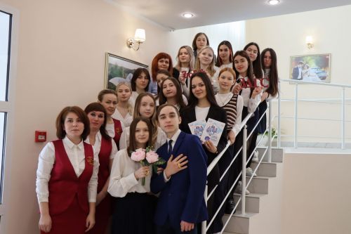 Для старшеклассников Нурлатской гимназии урок семьеведения прошел в городском ЗАГСе