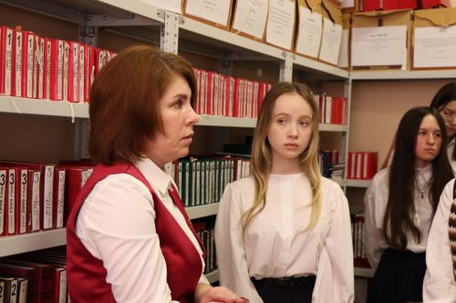 Для старшеклассников Нурлатской гимназии урок семьеведения прошел в городском ЗАГСе