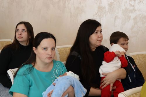 Для старшеклассников Нурлатской гимназии урок семьеведения прошел в городском ЗАГСе