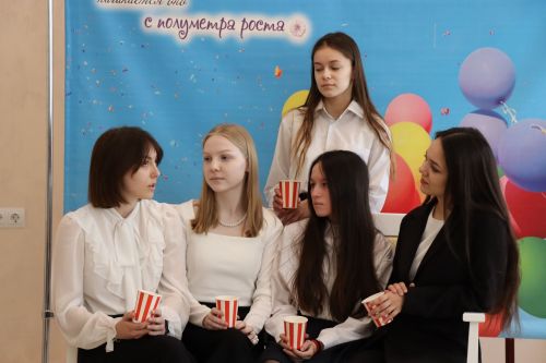 Для старшеклассников Нурлатской гимназии урок семьеведения прошел в городском ЗАГСе