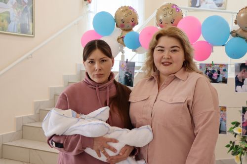 Для старшеклассников Нурлатской гимназии урок семьеведения прошел в городском ЗАГСе