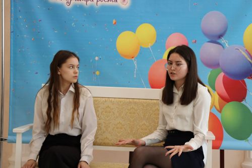 Для старшеклассников Нурлатской гимназии урок семьеведения прошел в городском ЗАГСе