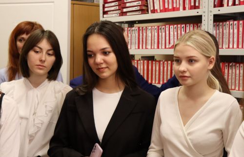 Для старшеклассников Нурлатской гимназии урок семьеведения прошел в городском ЗАГСе