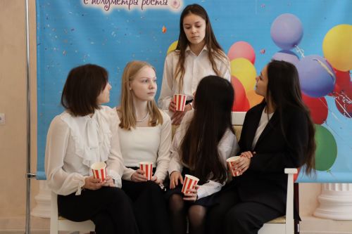 Для старшеклассников Нурлатской гимназии урок семьеведения прошел в городском ЗАГСе