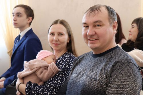 Для старшеклассников Нурлатской гимназии урок семьеведения прошел в городском ЗАГСе