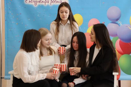 Для старшеклассников Нурлатской гимназии урок семьеведения прошел в городском ЗАГСе
