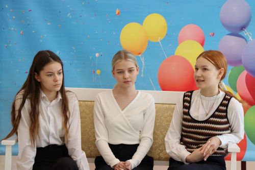 Для старшеклассников Нурлатской гимназии урок семьеведения прошел в городском ЗАГСе