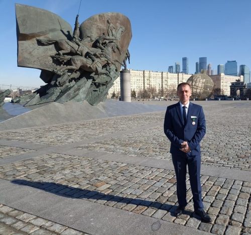 Нурлатского поэта наградили медалью в Москве