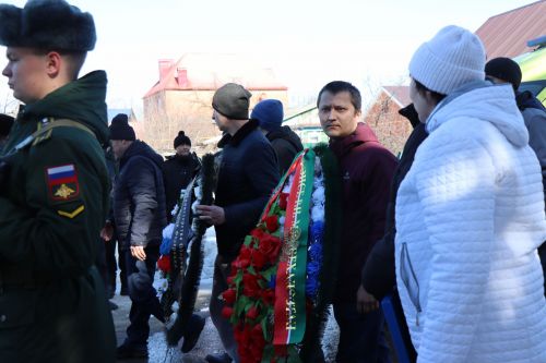 Нурлатцы попрощались с погибшим добровольцем СВО