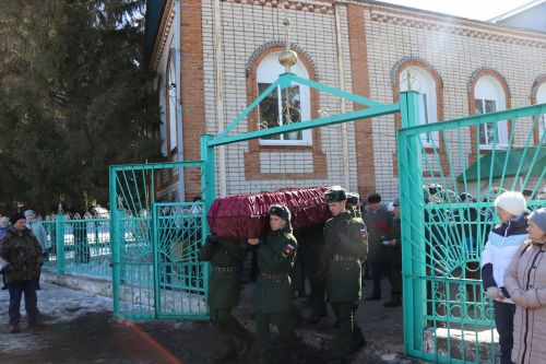 Нурлатцы попрощались с погибшим добровольцем СВО